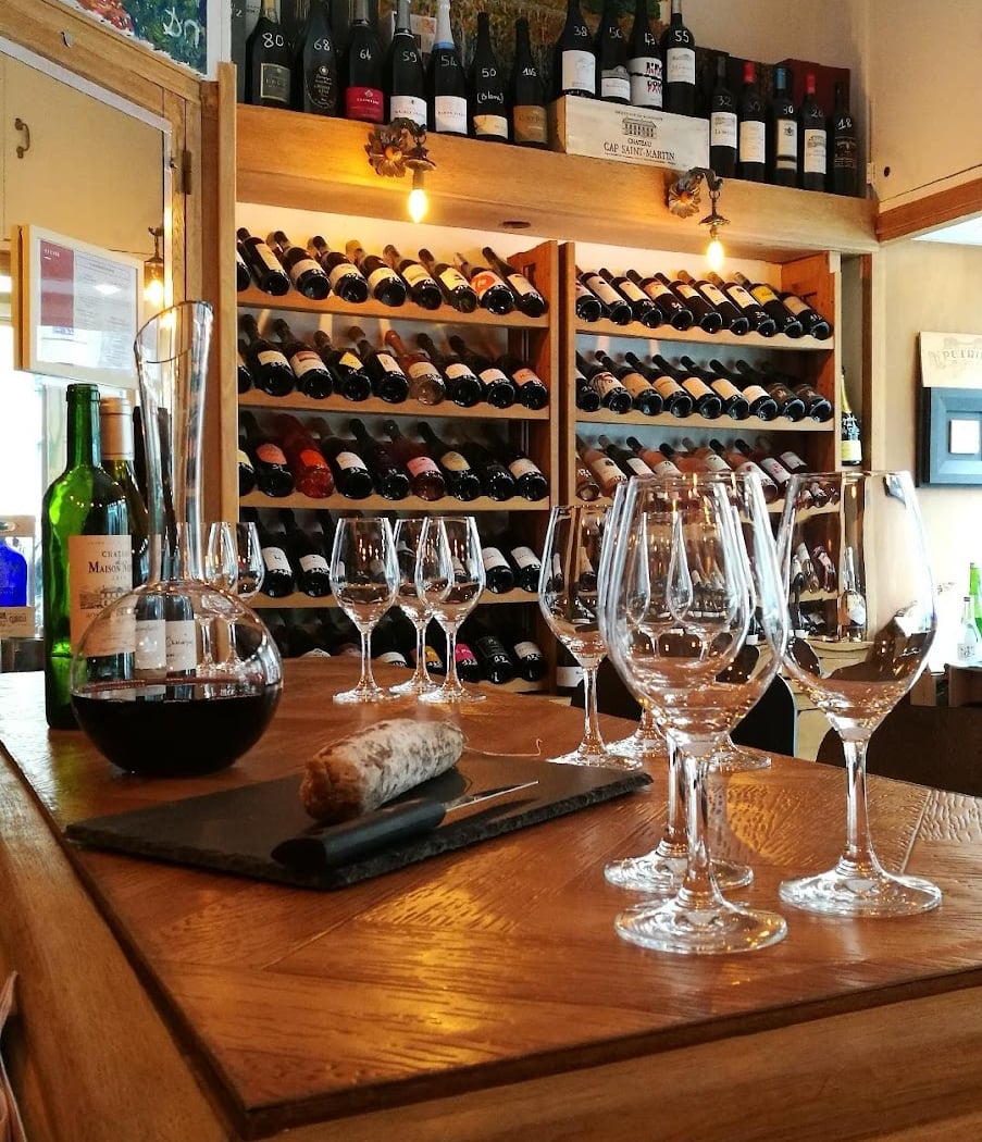 Cellar Les Larmes Du Vin - Caviste Paris Course Oenology 1
